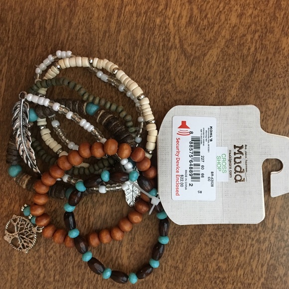 Assorted bracelets - Picture 2 of 3